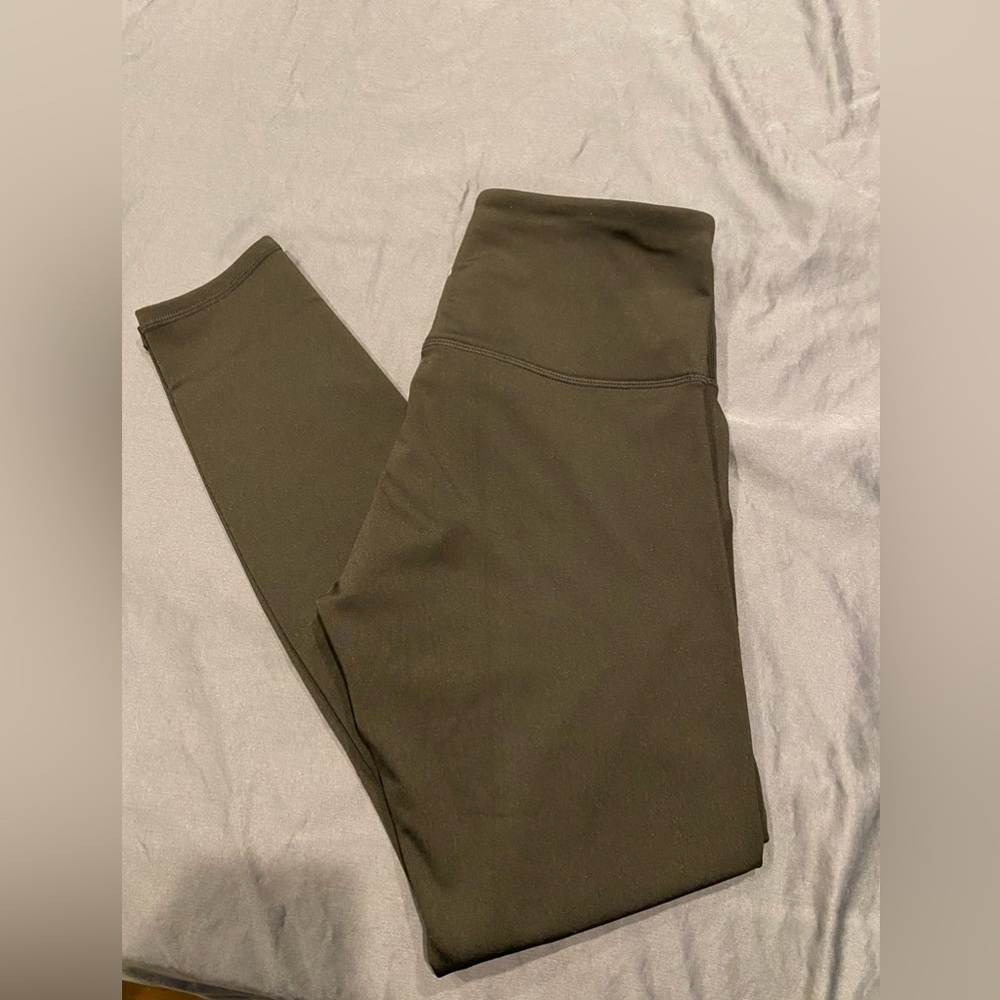 BLACK LEGGINGS. fleece lined. Will keep you warm. Only tried on before.